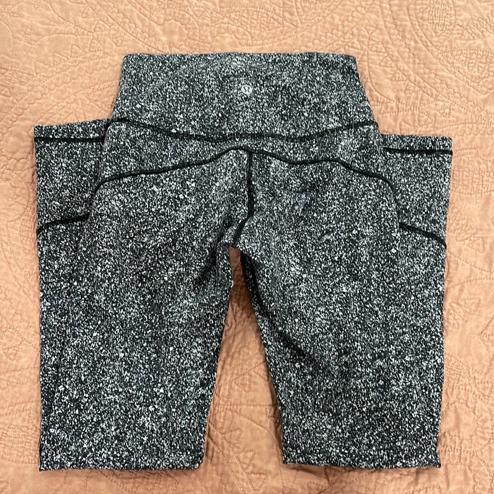 Lululemon Leggings 25” size 4
